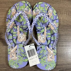 Vera Bradley woman's size large sloth hanging around flip flops NWT